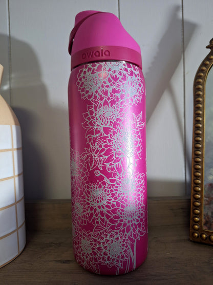 32 oz. Read My Lips Owala - Dahlias